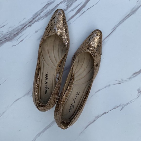 Kitten heels with pointed/almond toe - Picture 4 of 5